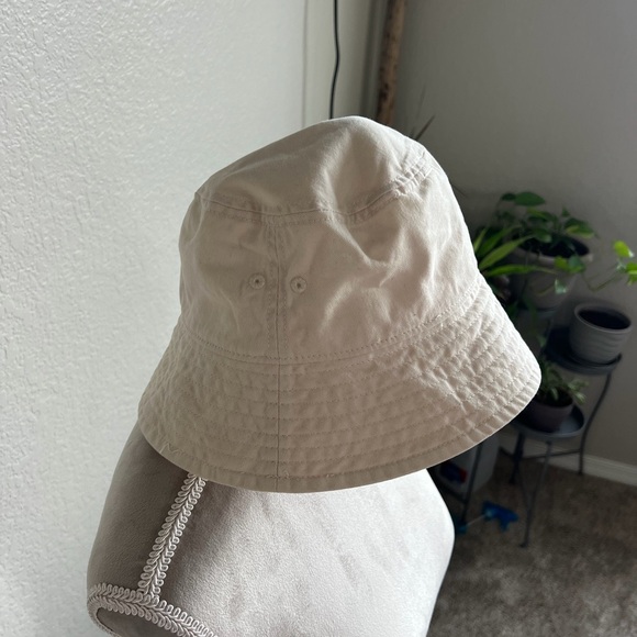 Beige Buckethat - Picture 4 of 6
